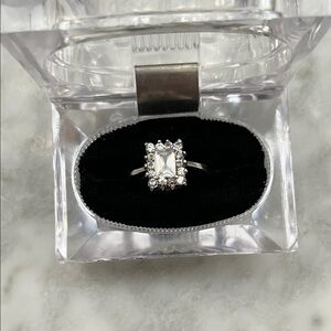 Elegant Silver Women's Ring